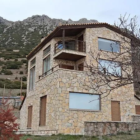 Houses-τερψη Nyaraló Aráhova